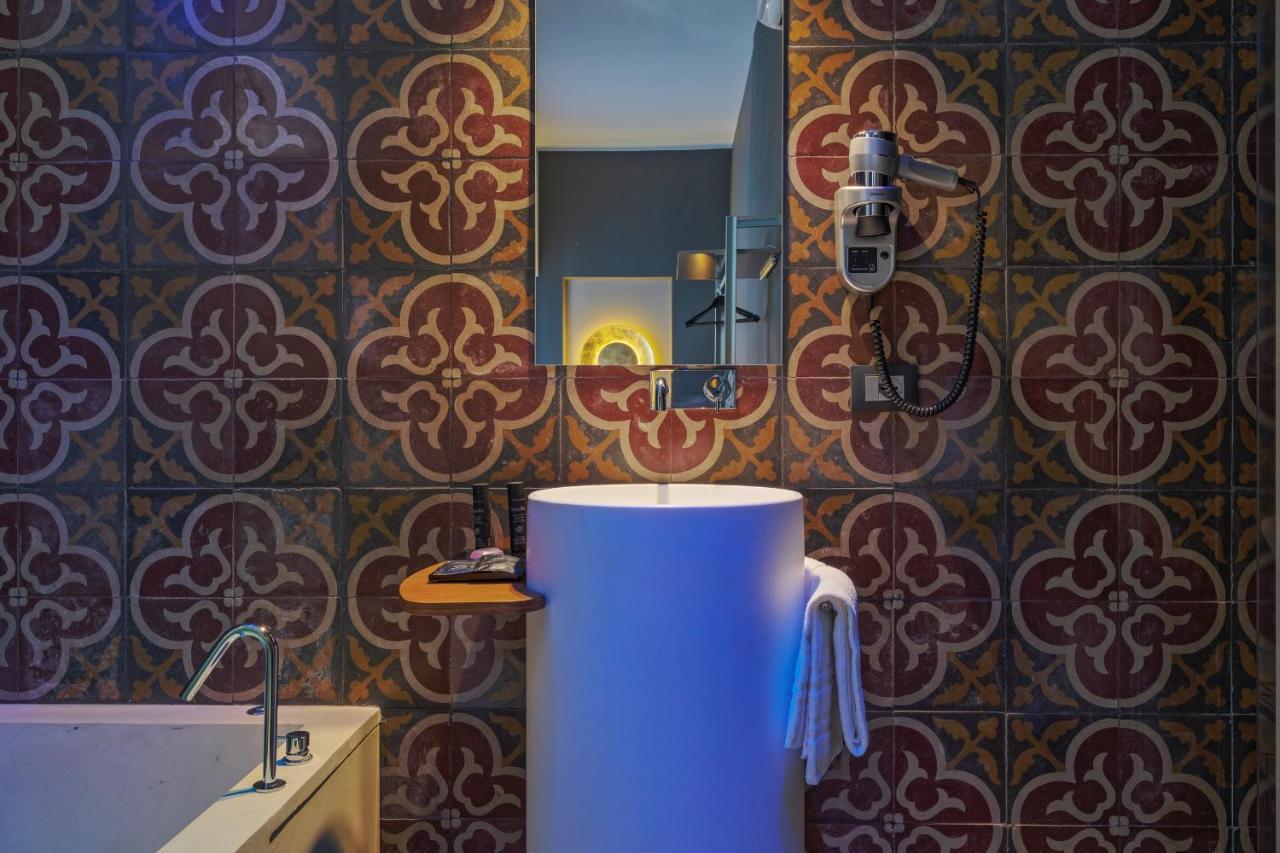 Deluxe Double Room Bath