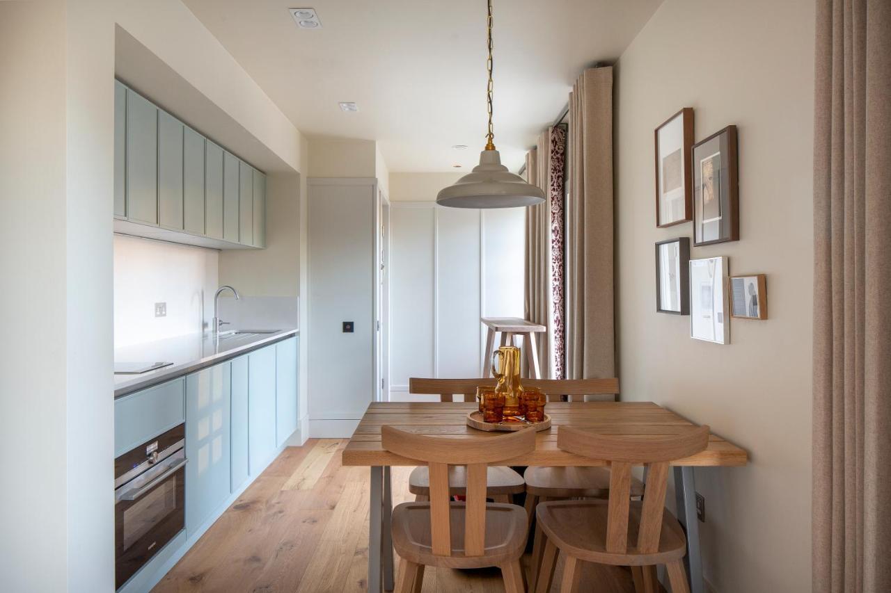Deluxe One Bedroom Apartment