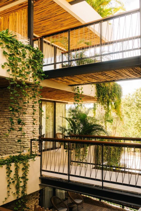 Luxury 4 Bedroom Jungle Apartment Garden View 2 King, 4 Single Beds & 1 King Sofa Bed