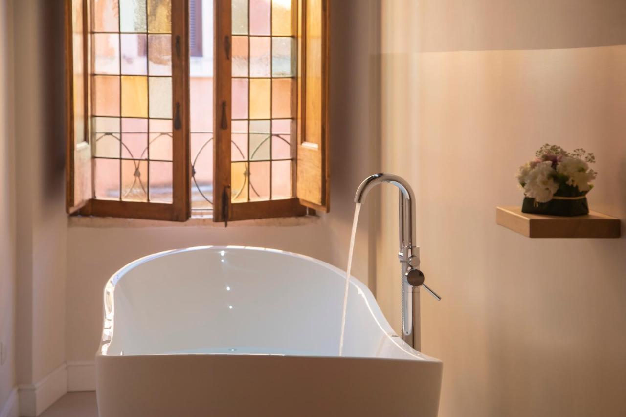 Queen Room Spa Bath
