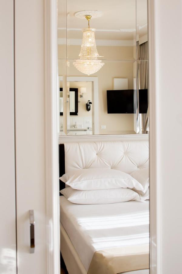 Deluxe Double Room Balcony City View