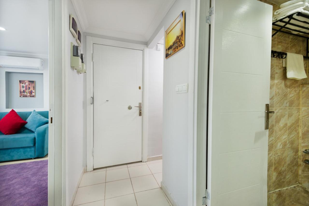 Deluxe One-Bedroom Apartment