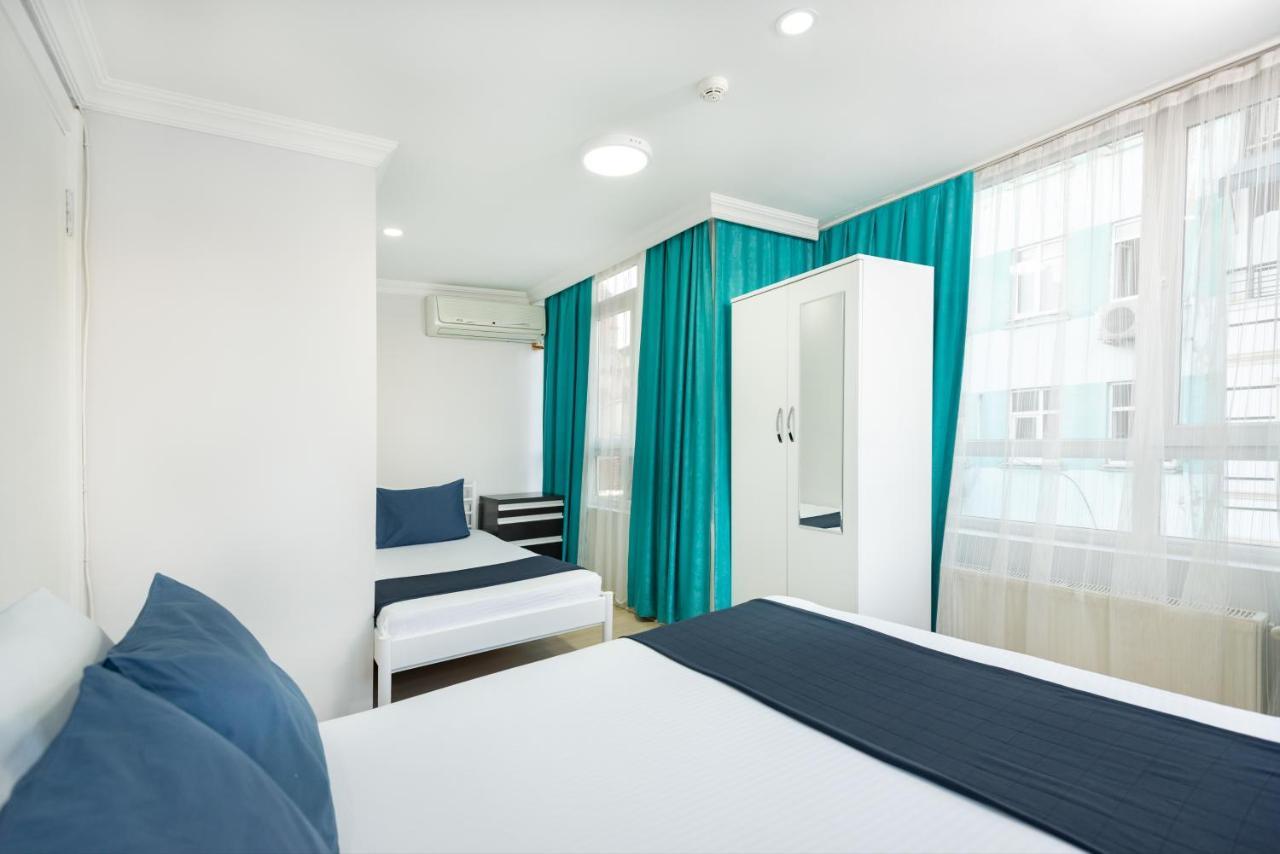 Deluxe One-Bedroom Apartment
