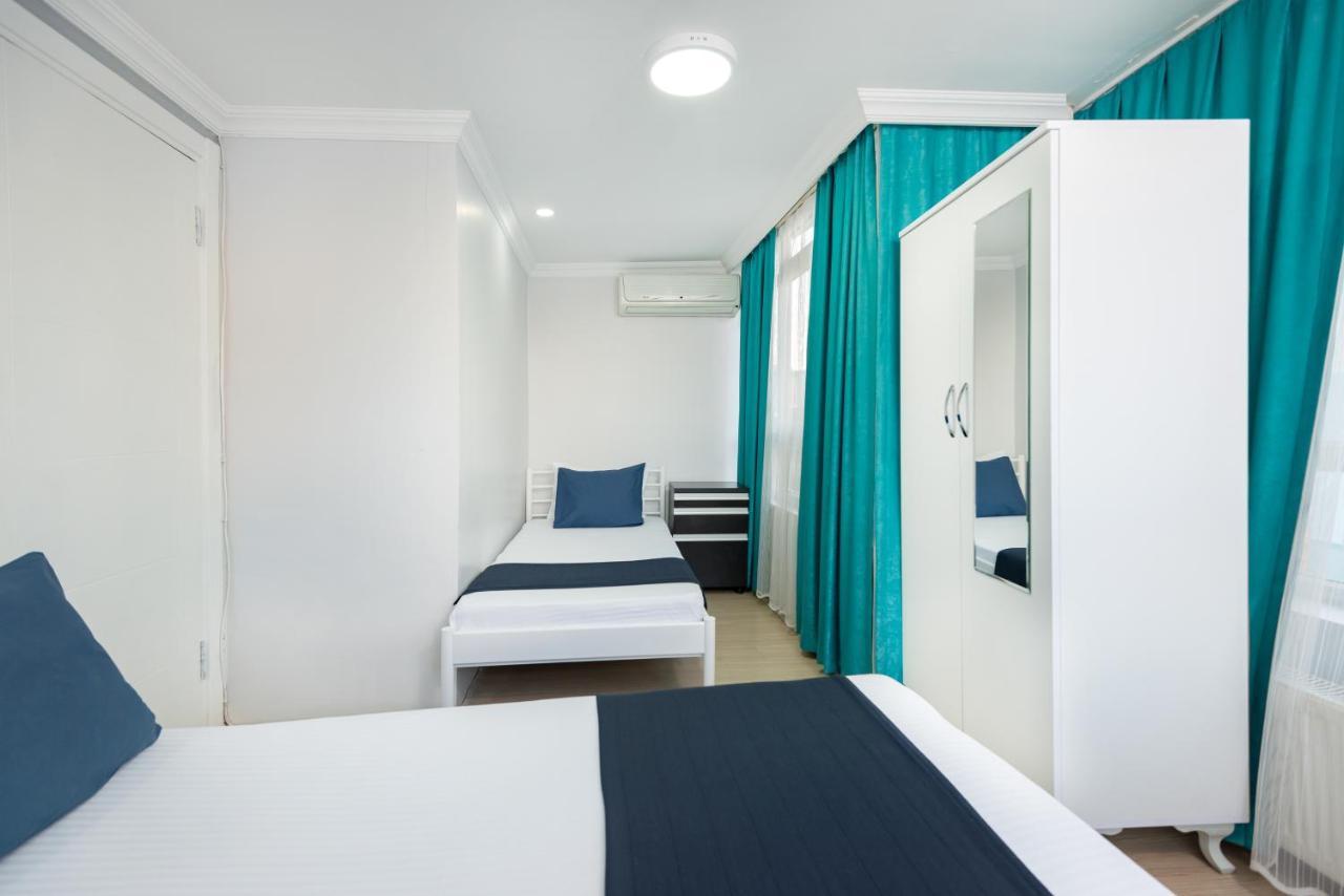 Deluxe One-Bedroom Apartment