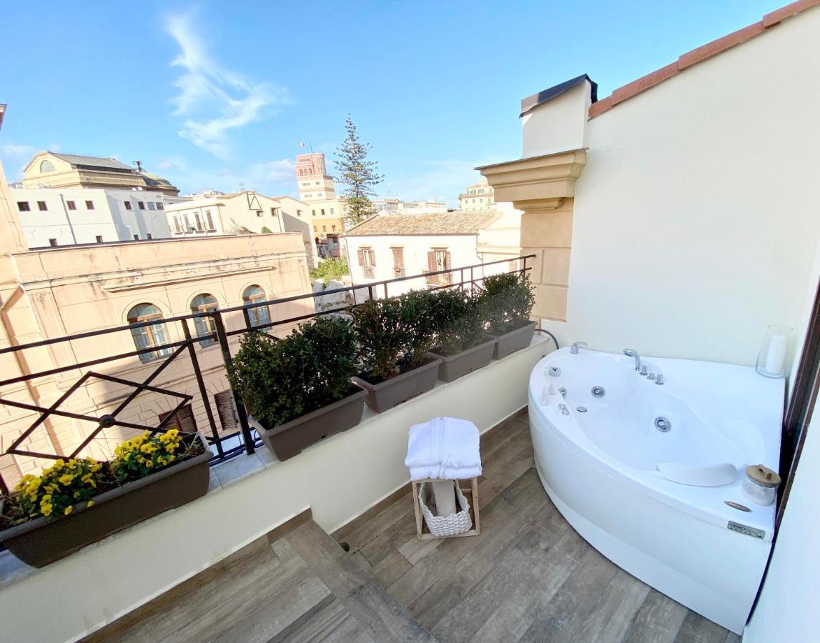 Deluxe Suite Spa Bath