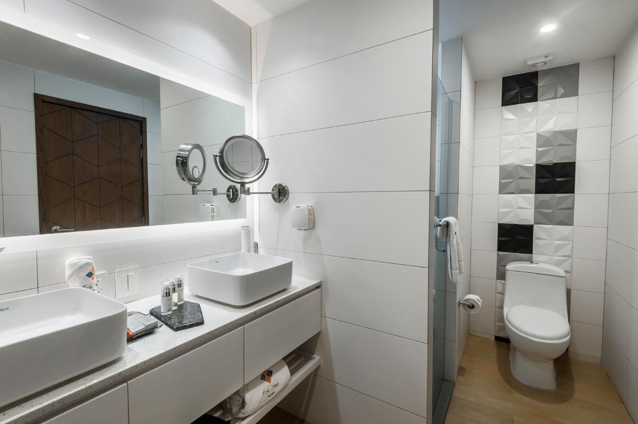 Standard Double Suite