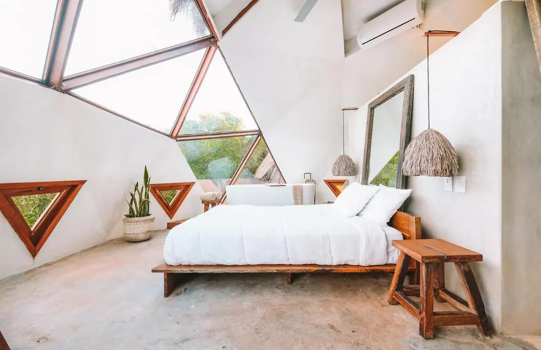 Mamasan Treehouses & Cabins-1