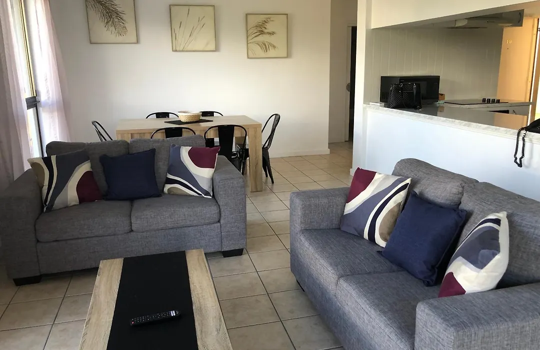 Coral Towers Holiday Suites-1