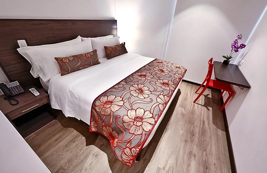 Az Hotel-1