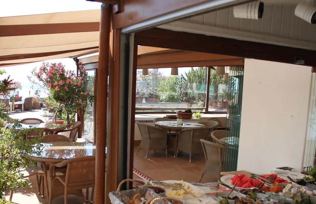 Hotel Sari Konak-1