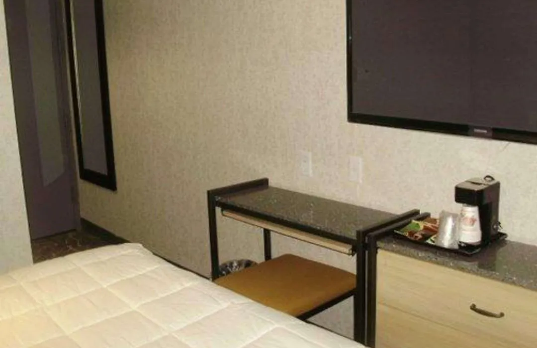 Rodeway Inn Near Jfk Airport-1