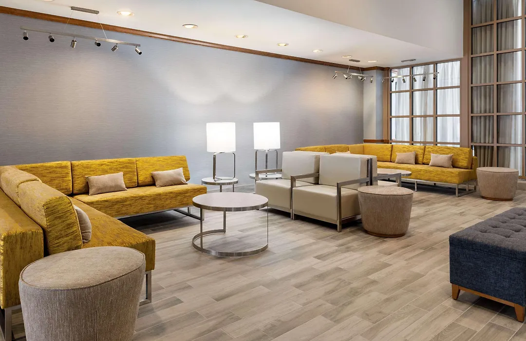 Clarion Hotel Milwaukee Airport-1