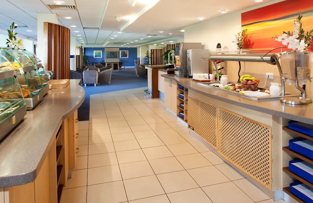 Holiday Inn Express Cardiff Airport, An Ihg Hotel-1
