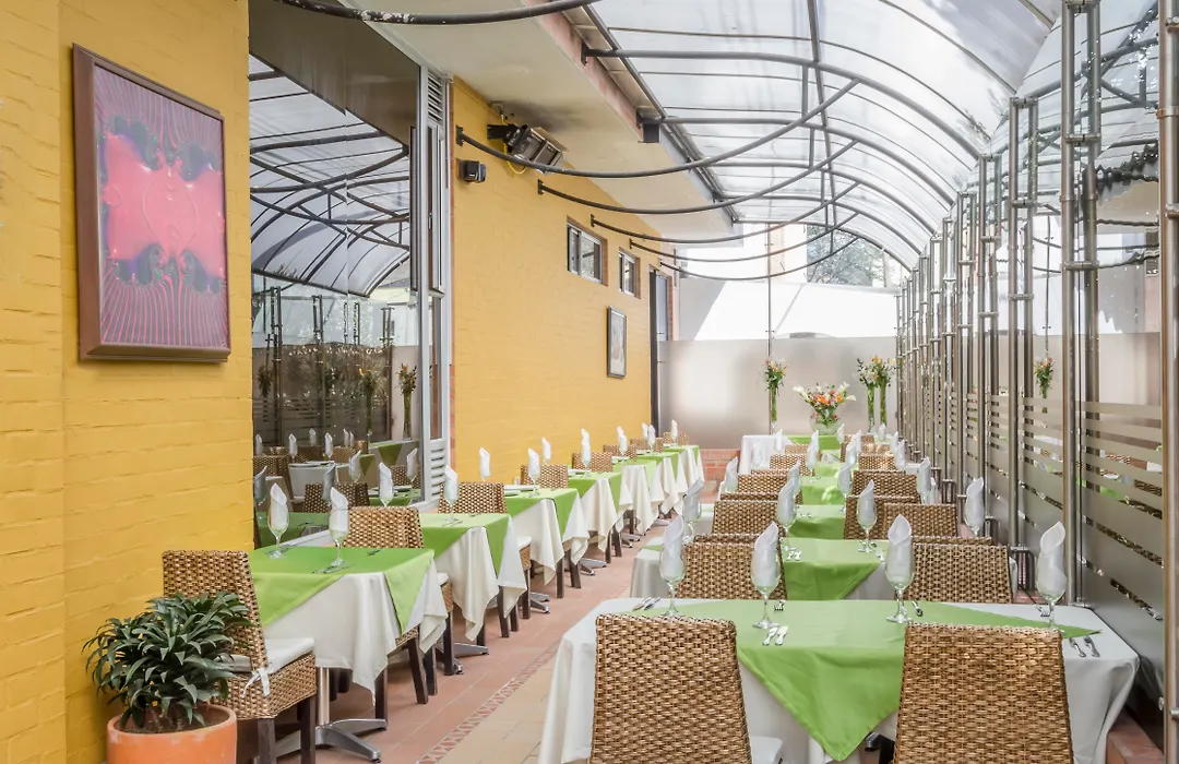 Hotel Regency Suites La Feria-1