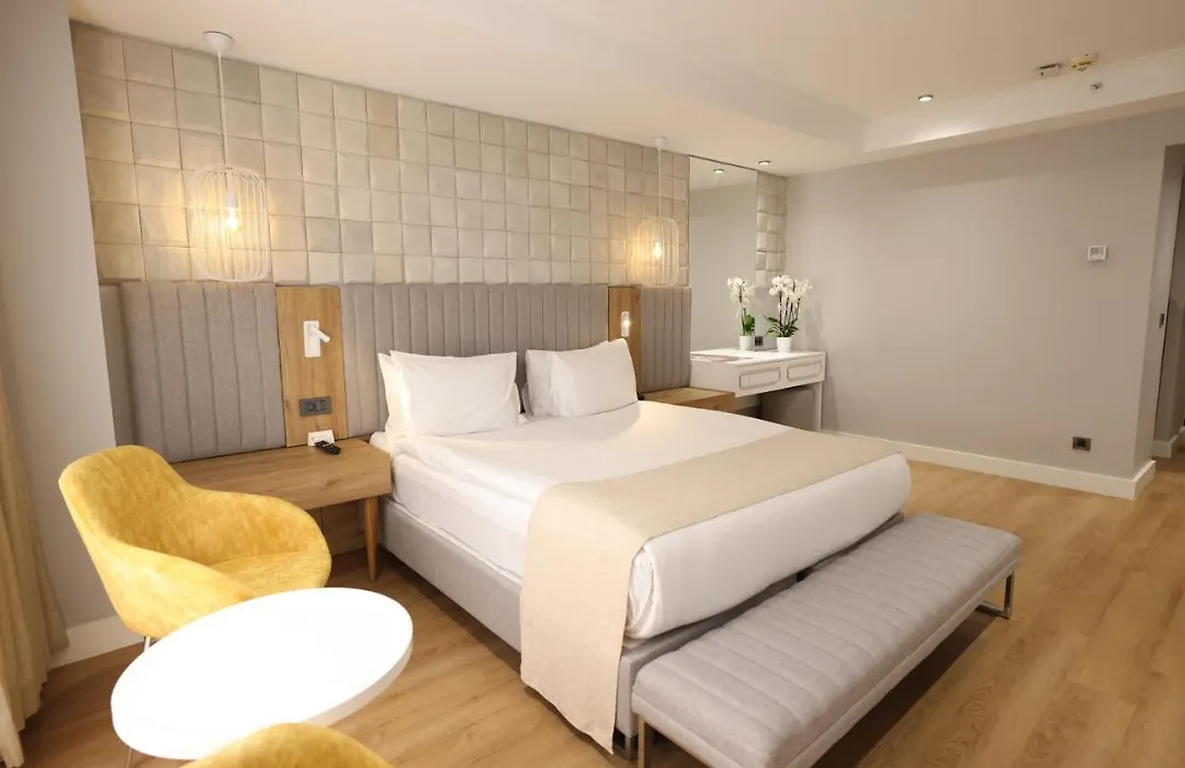 Adm Grand Hotel-1