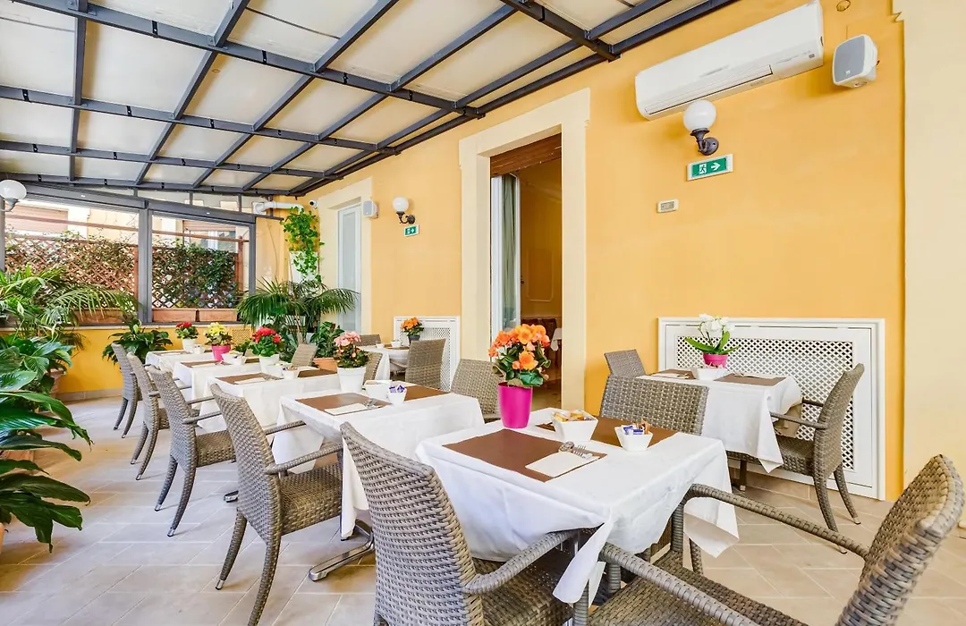 Hotel Cellini-1
