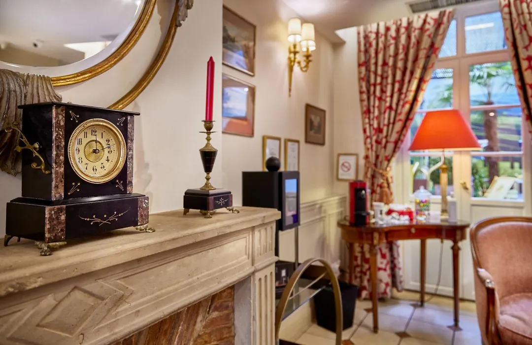 Le Relais Montmartre-1