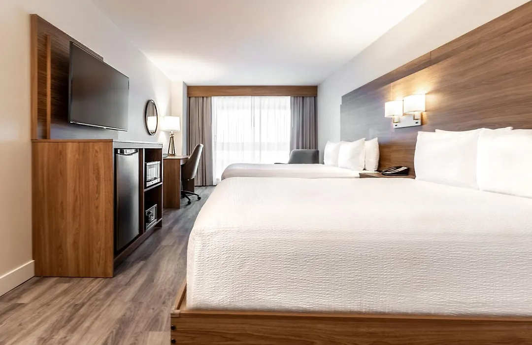 Atrium Hotel Vancouver-1