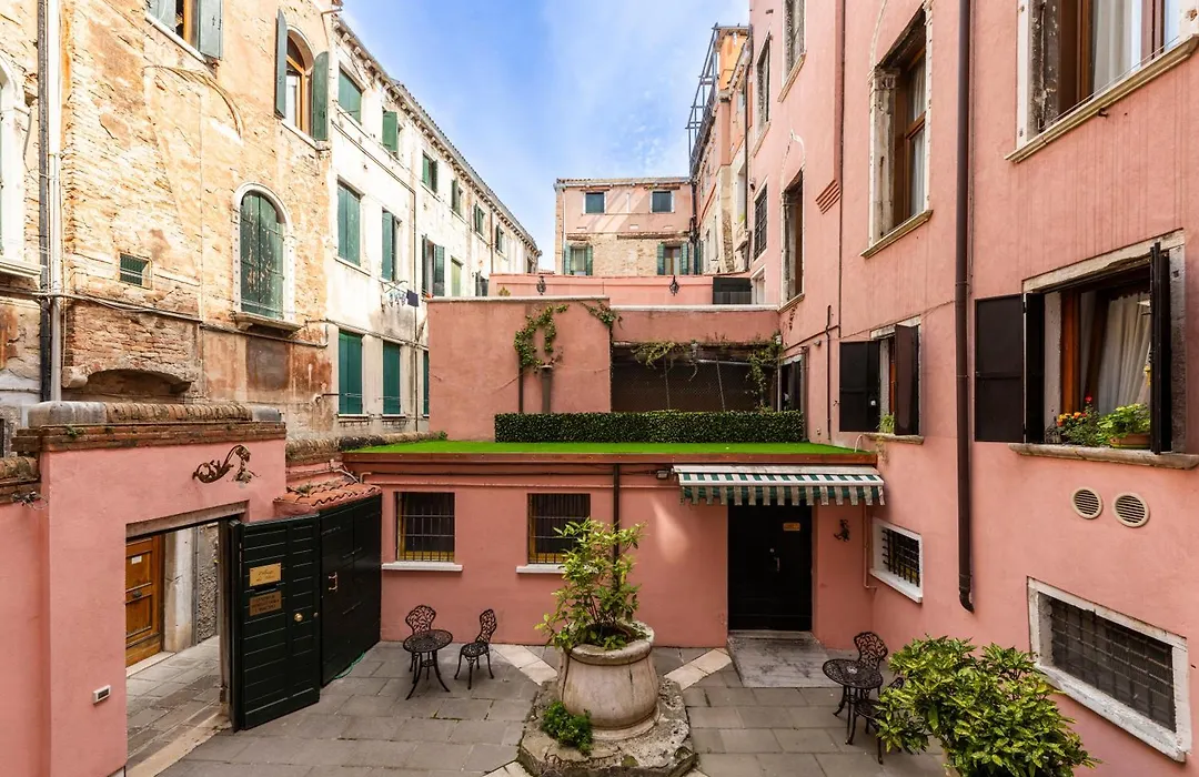 Palazzo Dei Mori-1