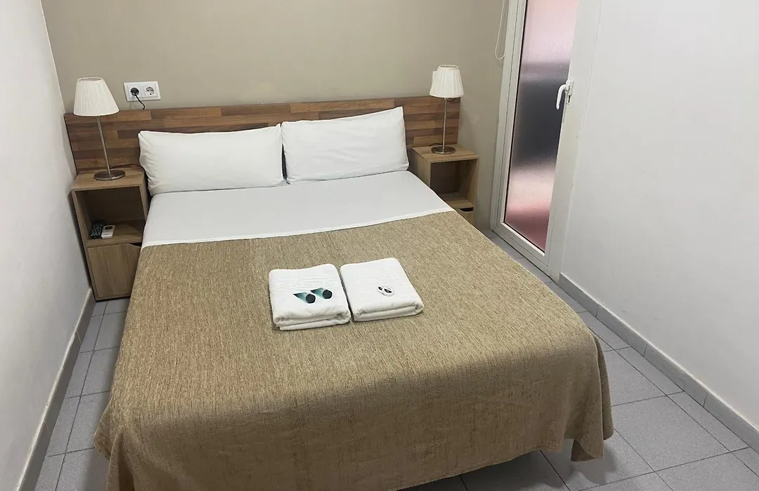 Hostal Elkano-1