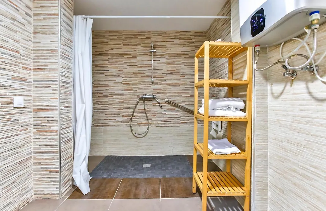 Laramond Barcelona Rooms-1
