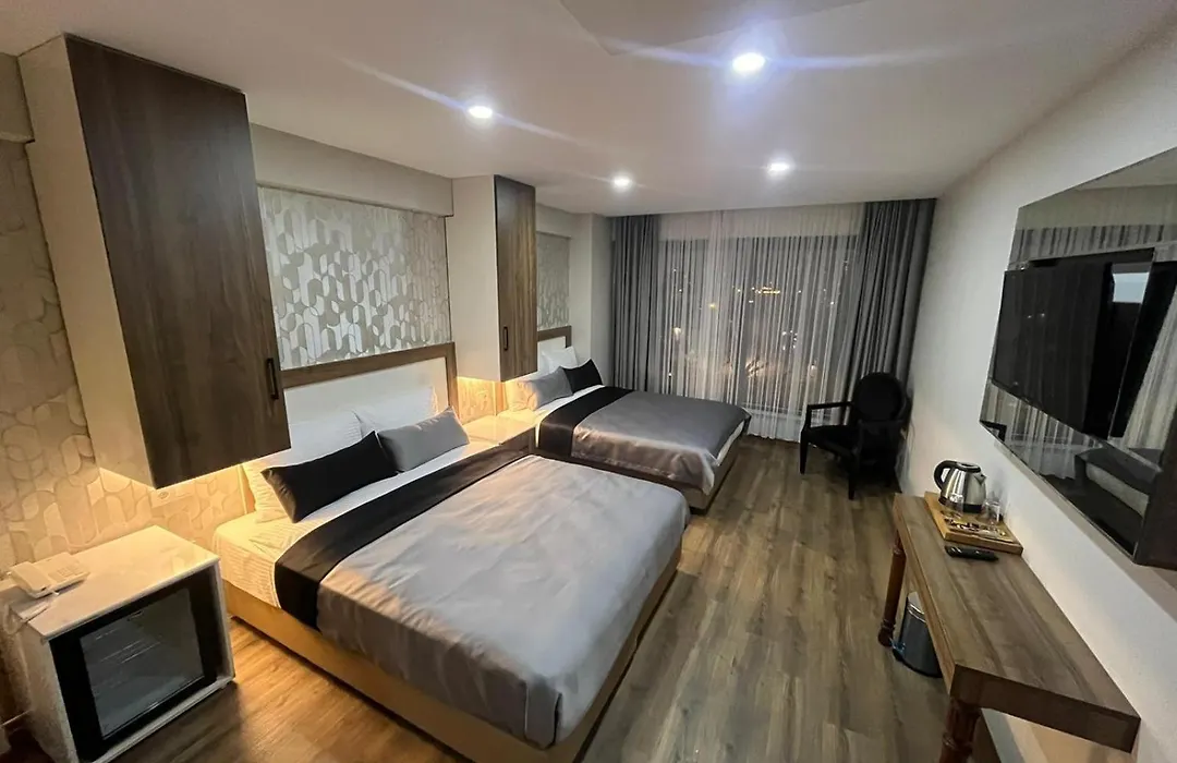 Sis Hotel-1