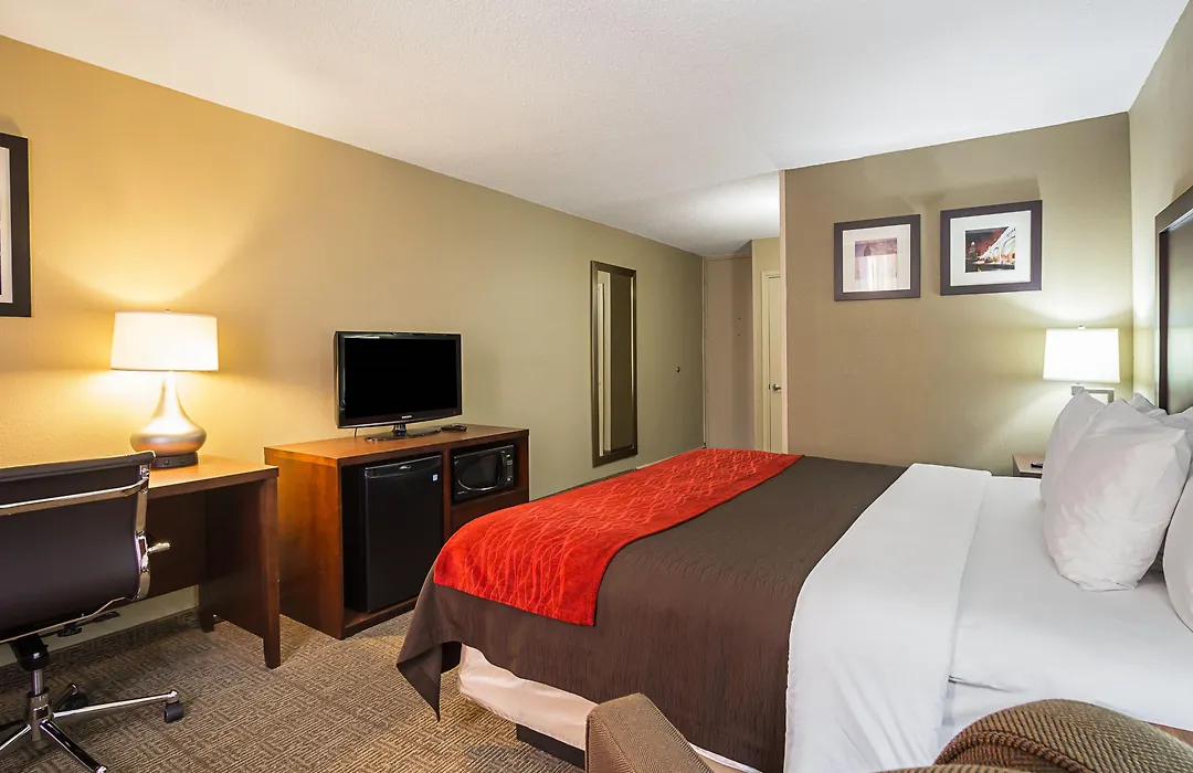 Comfort Inn Cleveland Downtown-1