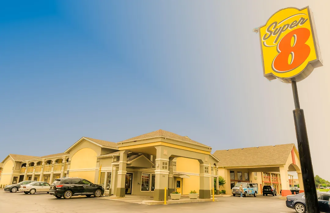 Super 8 By Wyndham Oklahoma Airport Fairgrounds West-1