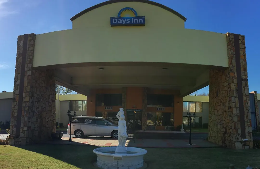 Days Inn By Wyndham Southern Hills/Oru-1