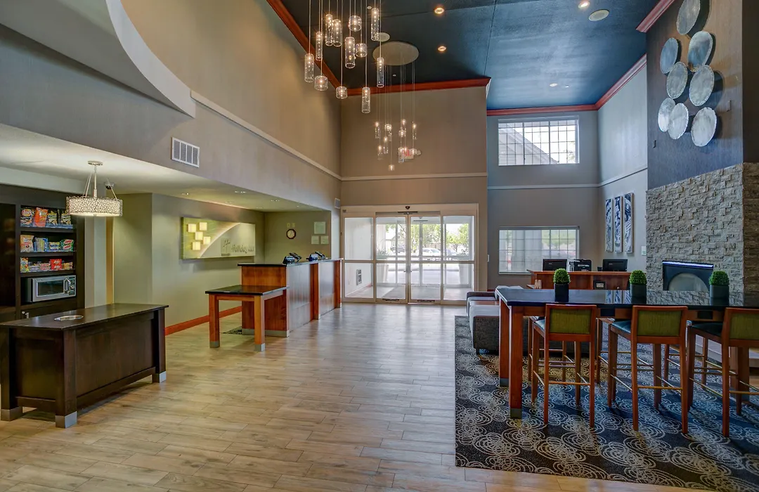 Holiday Inn Milwaukee Airport By Ihg-1
