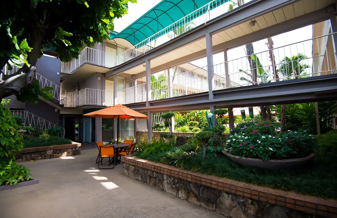 Pacific Marina Inn Airport-1