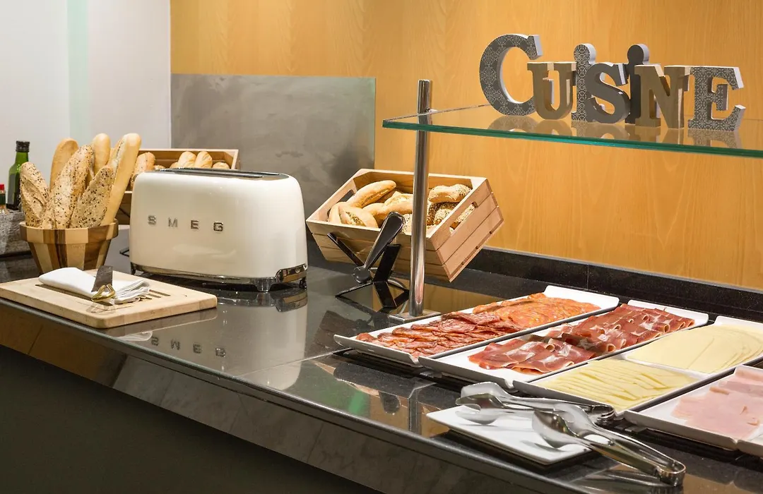 Acta Atrium Palace-1