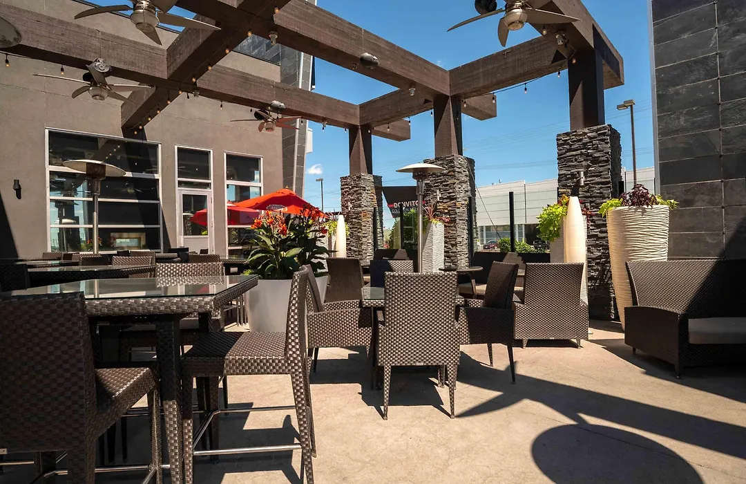 Sandman Hotel & Suites Winnipeg Airport-1