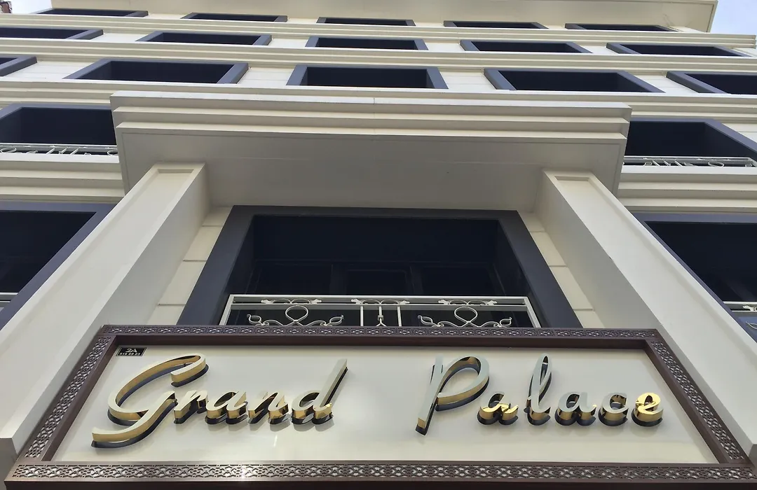 Grand Palace Hotel-1