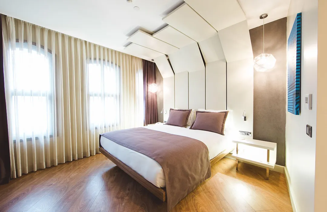 Maroon Hotel Pera-1