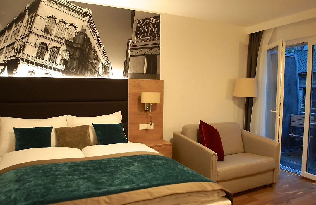 Parks 73 The Townhouse Hotel-1