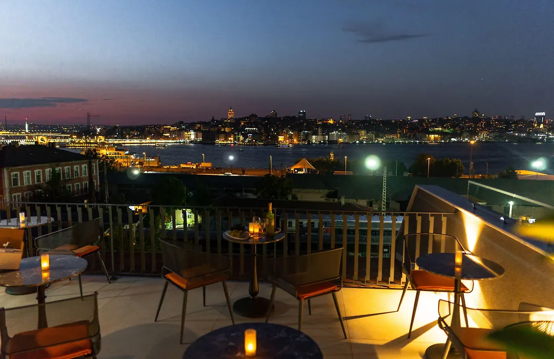 Meg Hotel-1