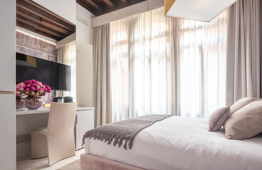 Ninfea Luxury Suites-1