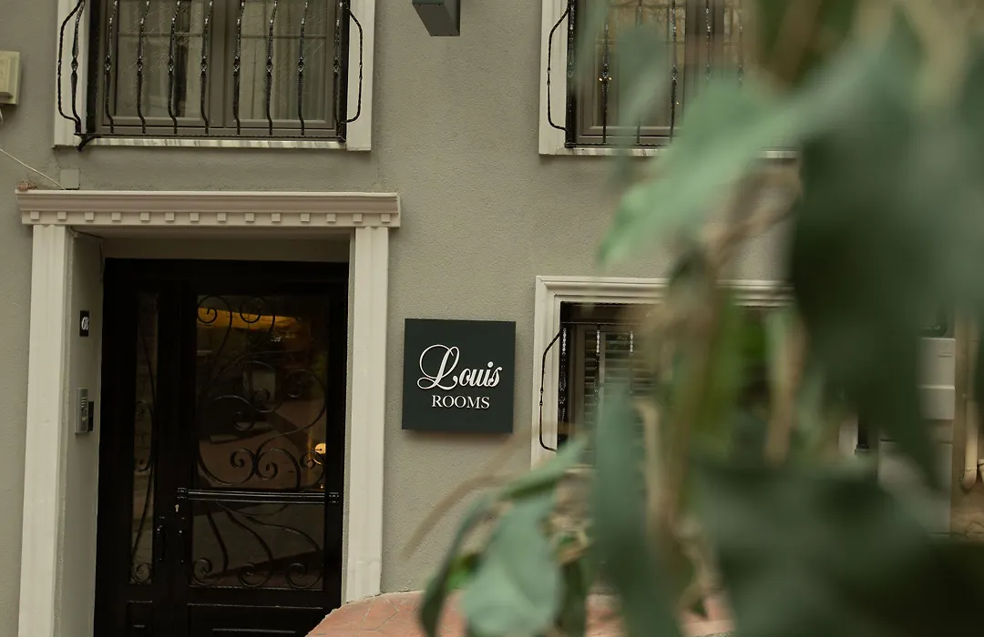 Louis Rooms-1