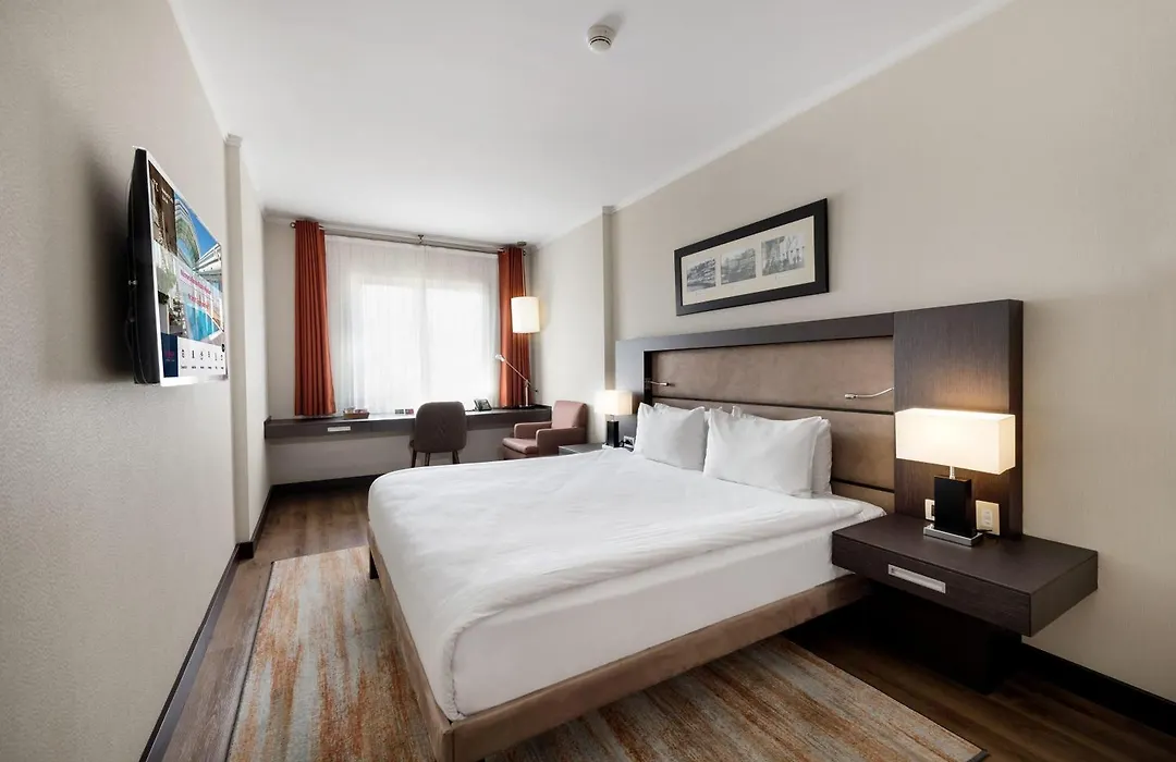 Ramada Plaza By Wyndham Istanbul City Center (Adults Only)-1
