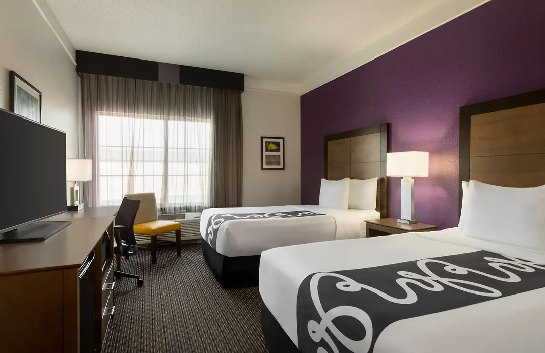 La Quinta By Wyndham Arlington North 6 Flags Dr-1