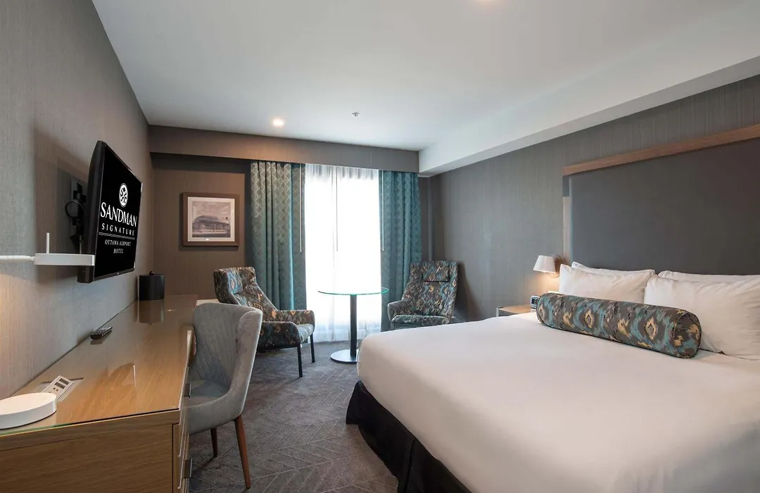 Sandman Signature Ottawa Airport Hotel-1