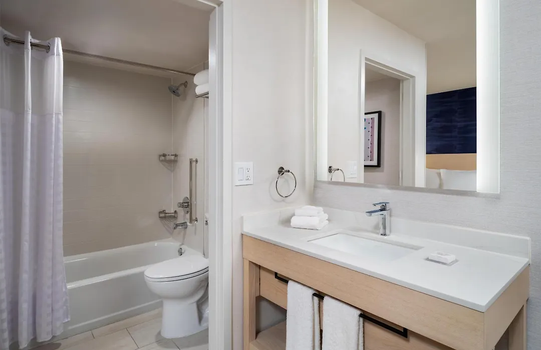 Hyatt Place Fort Lauderdale Cruise Port & Convention Center - Newly Renovated-1