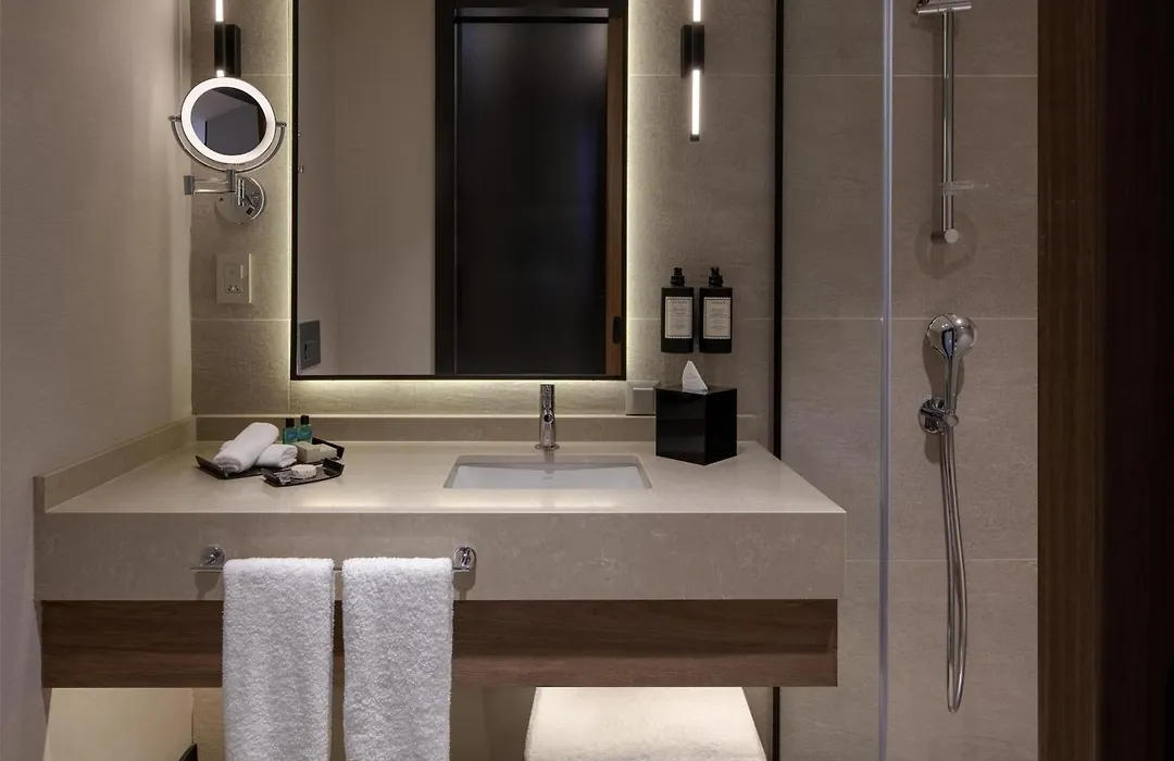 Altunizade Suites Istanbul, Curio Collection By Hilton-1