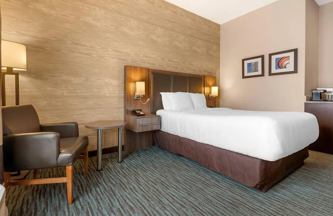 Comfort Inn & Suites Airport North-1