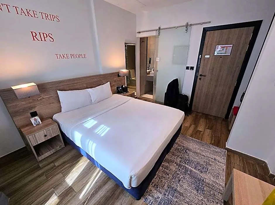 Kingsgate Hotel Al Jaddaf-1