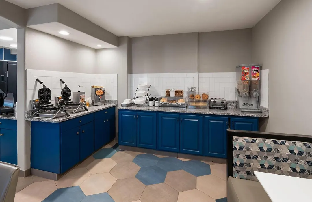 Microtel Inn & Suites By Wyndham Denver Airport-1