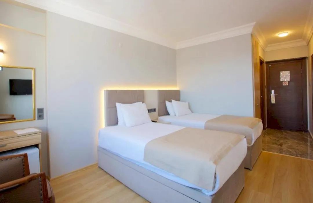 Grand Ant Hotel-1