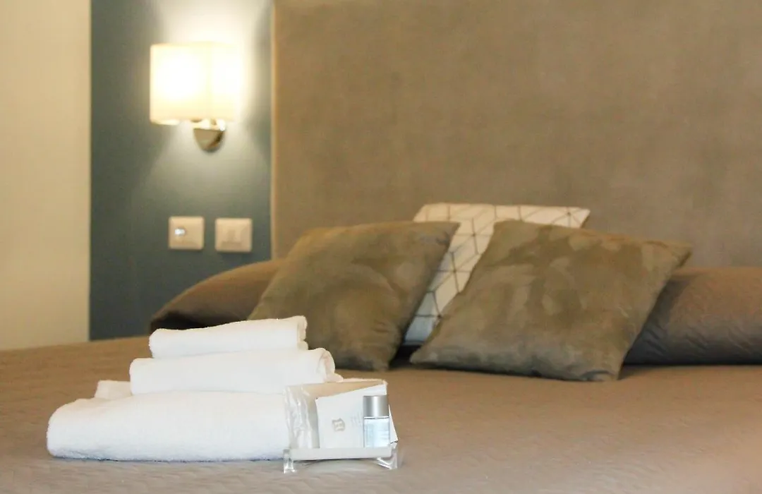 Eighty Four Rooms-1
