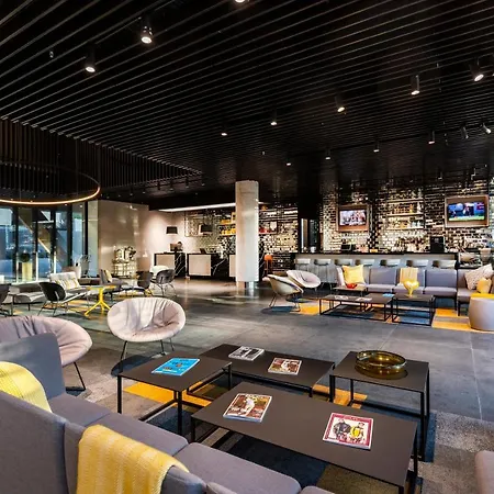 Ola Santiago Providencia, Tapestry Collection By Hilton-2